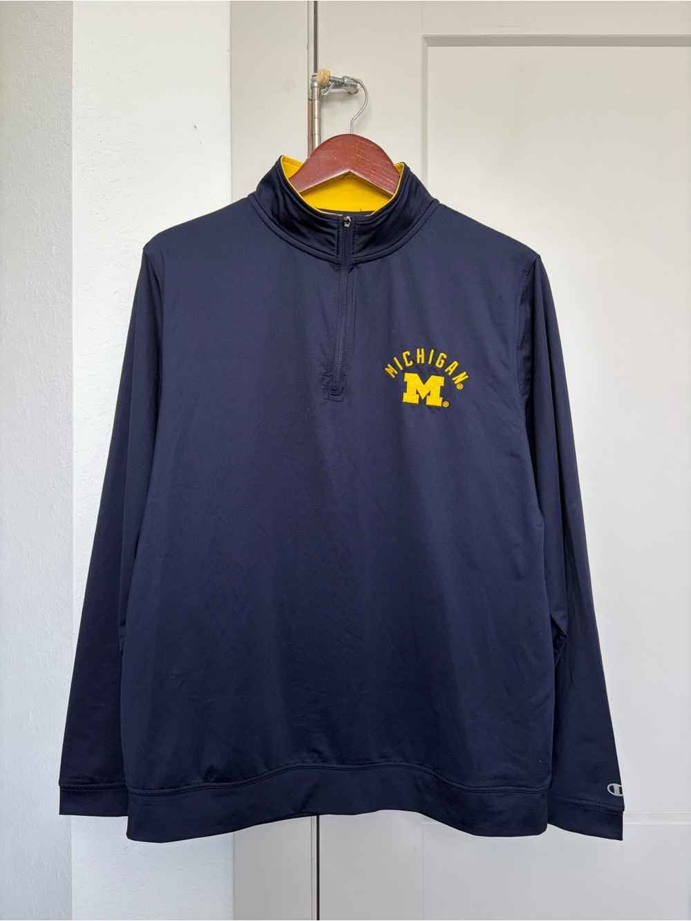 CHAMPION UNIVERSITY OF MICHIGAN WOLVERINES QUARTER ZIP PULLOVER NAVY MENS MEDIUM